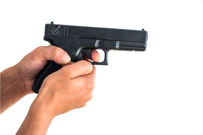 تفسير القتل في الحلم رؤيا شخص قتلني في المنام