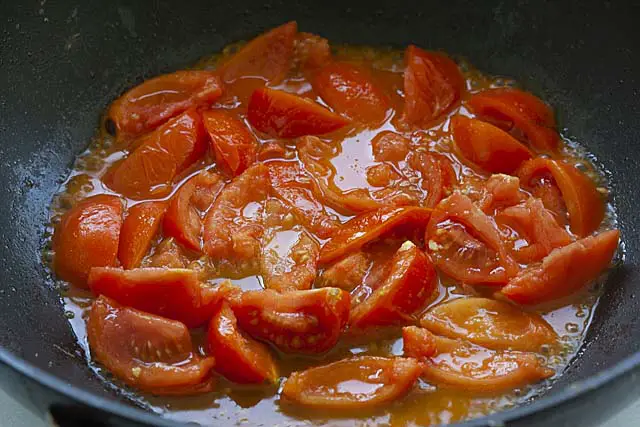 تفسير الطماطم المطبوخه في الحلم البندوره في المنام