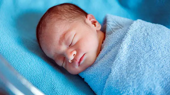تفسير ولادة مولود ميت في الحلم رؤيا انجاب طفل متوفي في المنام