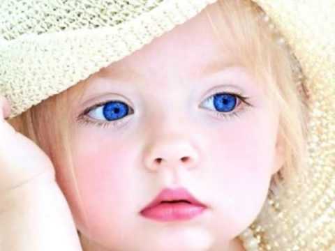 تفسير حلم طفل عيونه زرقاء في المنام لابن سيرين